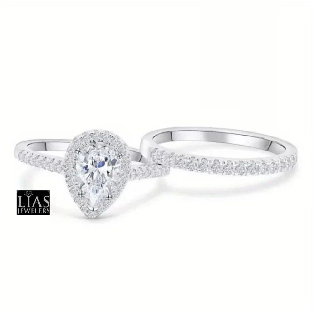Brand New 18k White Gold  Wedding Ring Set